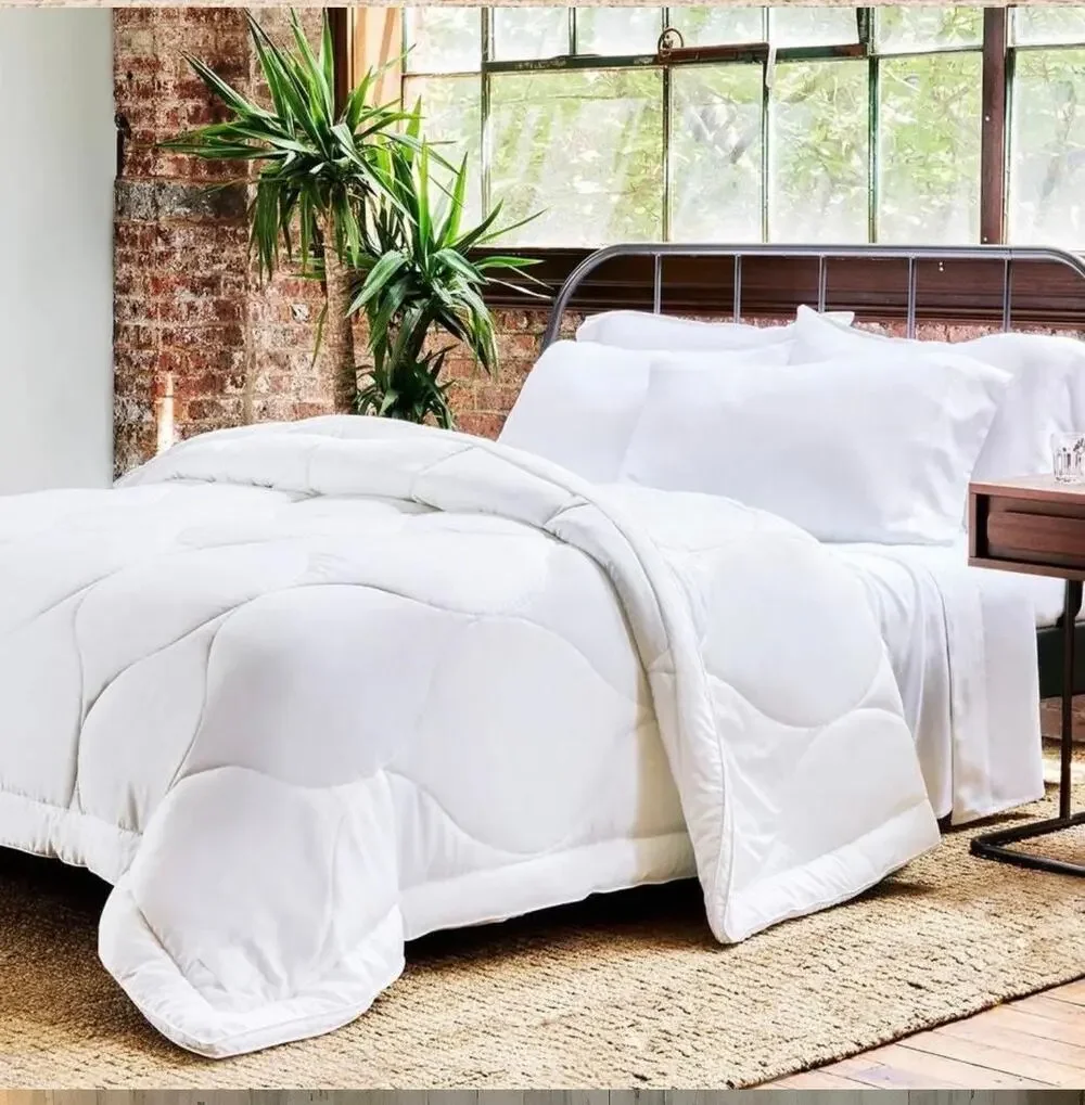Buffy Cloud Comforter King White 300 Thread Count $235 msrp